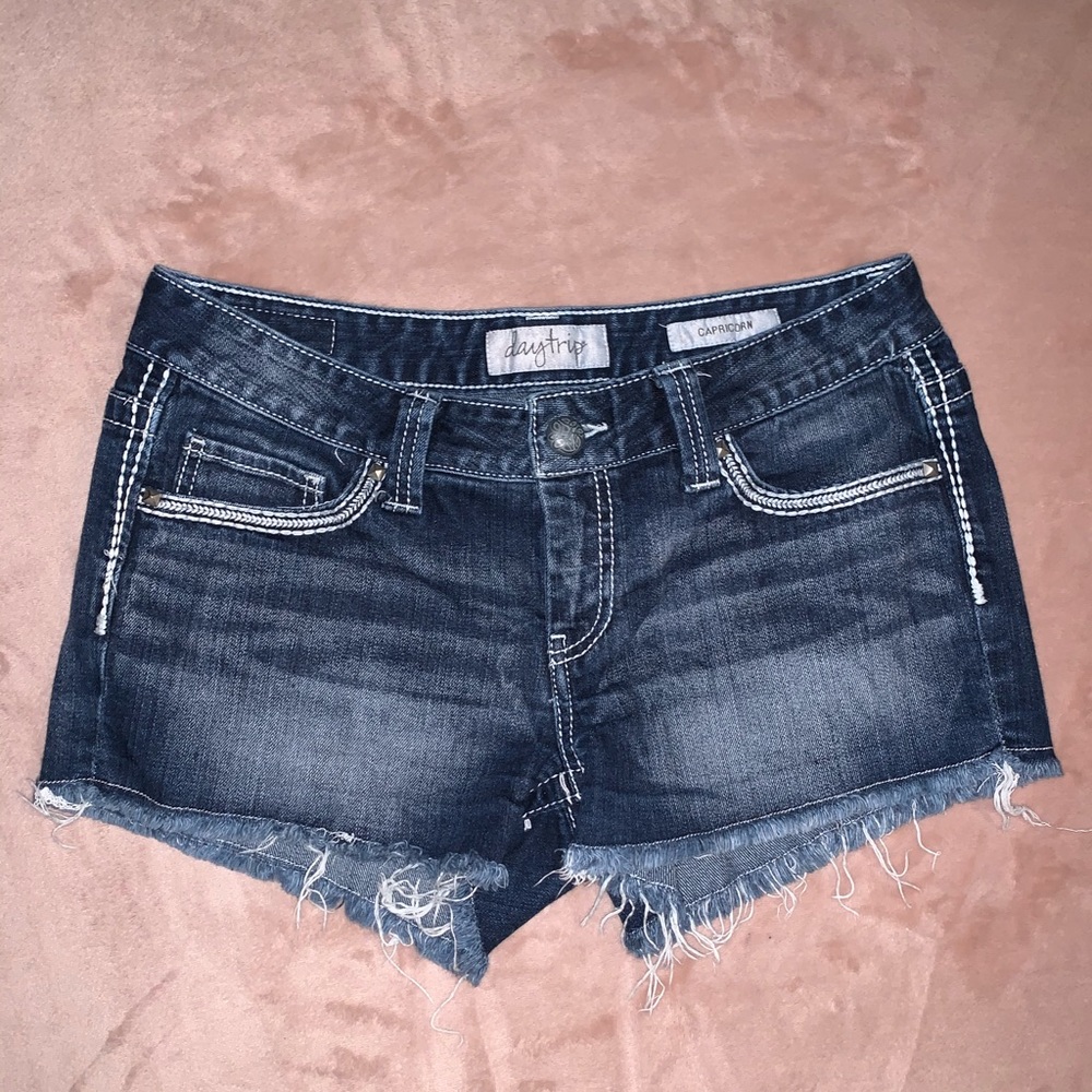 Day trip jean shorts